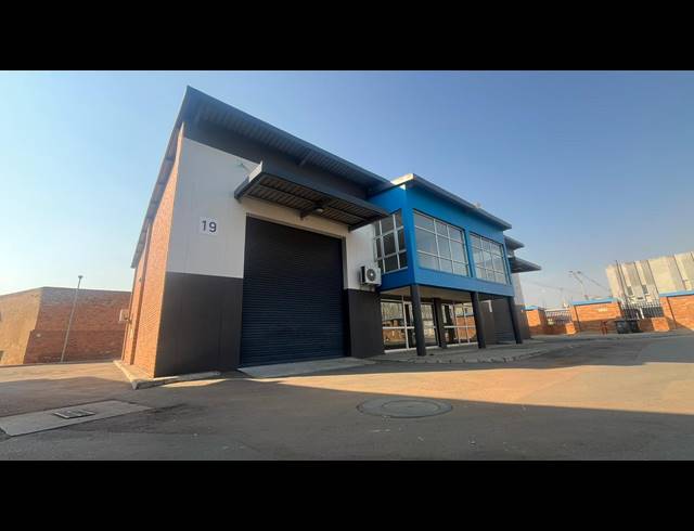 452M² WAREHOUSE TO LET IN SILVERTON